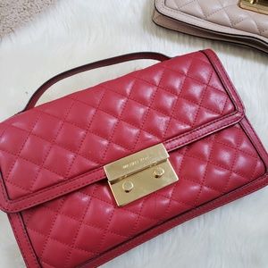 Meet your Posher, Adebimpe